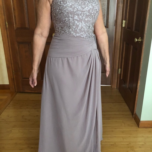 Formal Dress - Picture 8 of 9